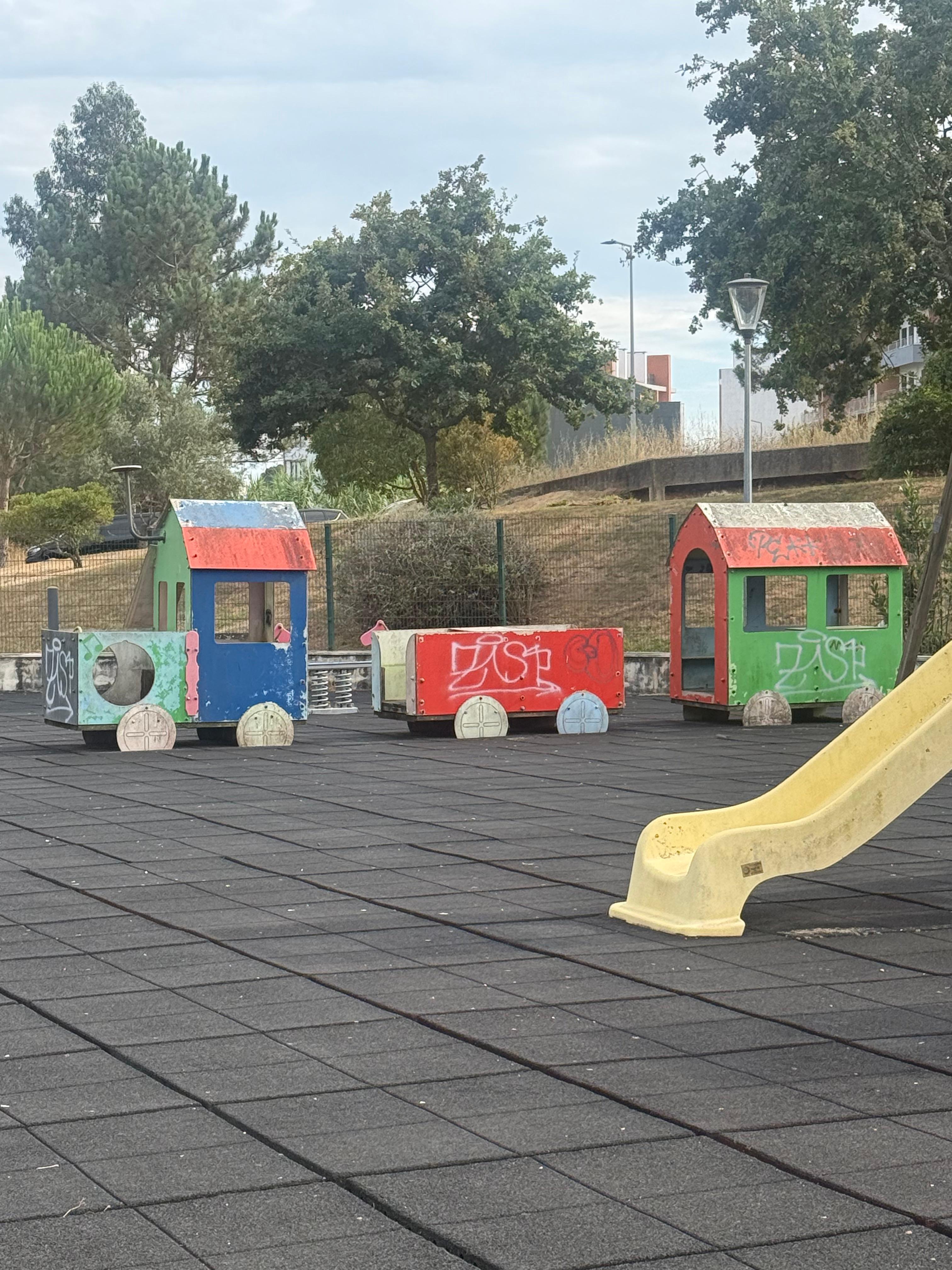 Parque infantil encerrado